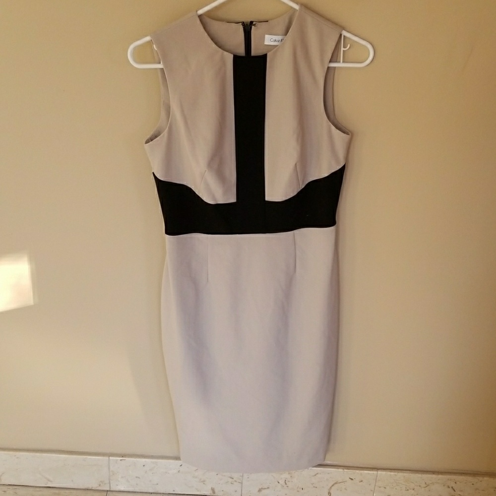 🔥🔥Calvin Klein sheath dress -cream w/back accent